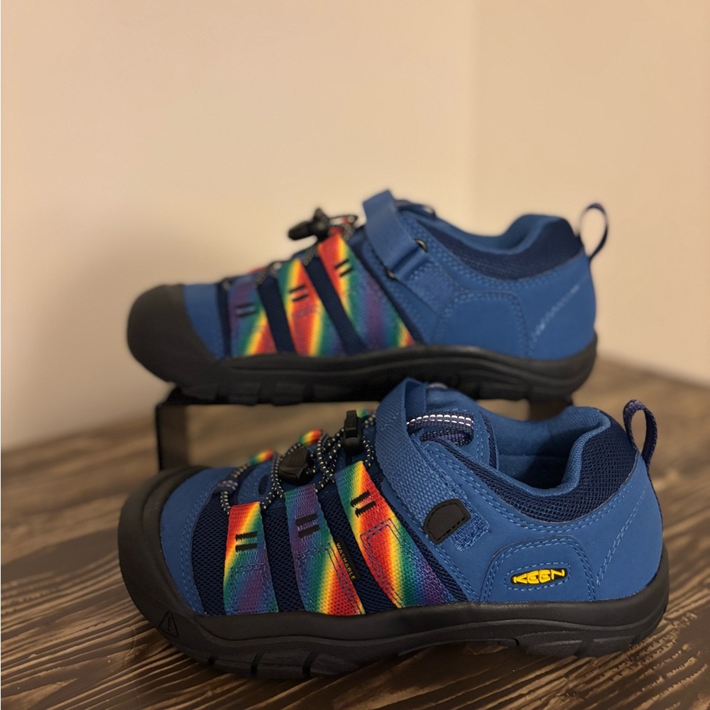 Keen Kids Blue Multi-Colored Closed-Toe Adventure Sandals Size Big Kid 4